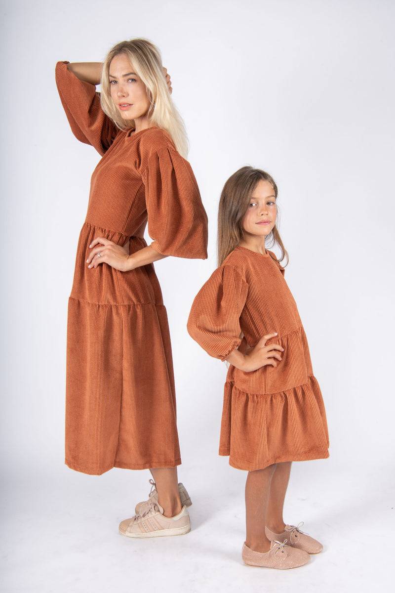 Olive E Miele MiniMe abito Kathy mattone Nuovo