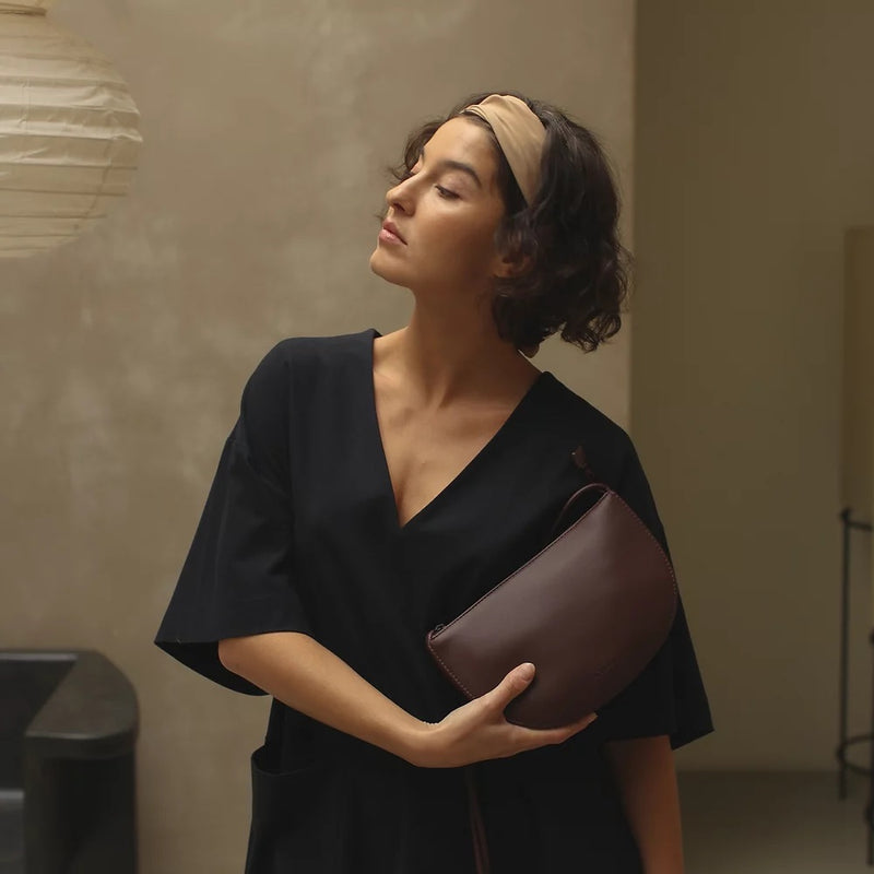 Olive E Miele HALF MOON BAG MOGANO 2025