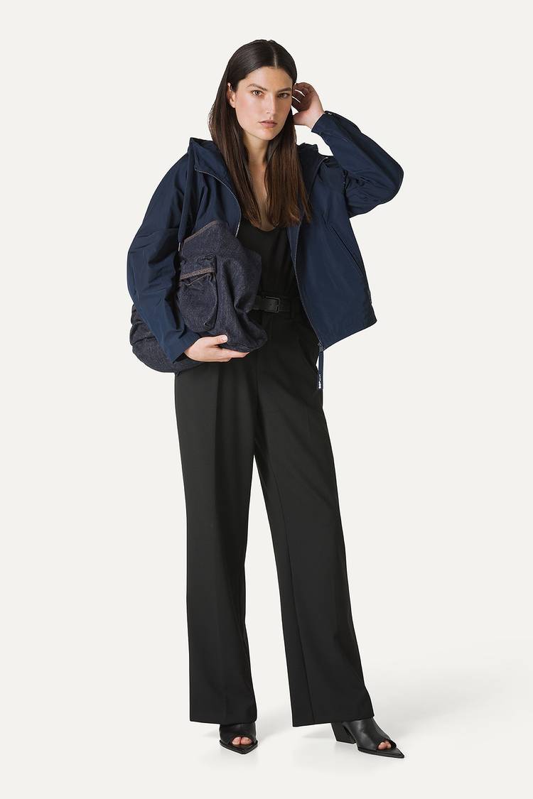 Oof Wear GIACCA CORTA IN NYLON MEMORY CON ARRICIO SULLA SCHIENA 9139 - BLU NOTTE Sottocosto