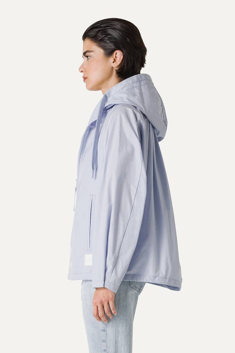 Oof Wear GIACCA CORTA IN NYLON MEMORY CON ARRICIO SULLA SCHIENA 9139 - GHIACCIO Sconto