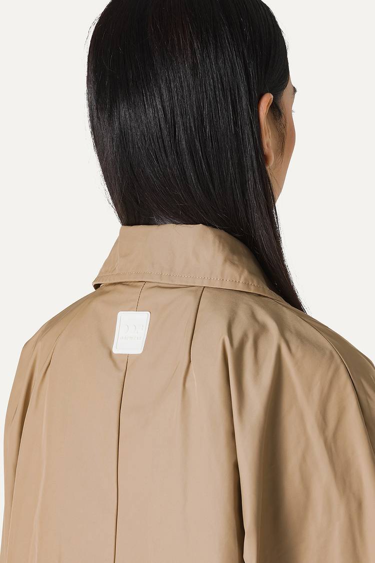 Oof Wear TRENCH IN NYLON MEMORY 9138 - BEIGE Offerta