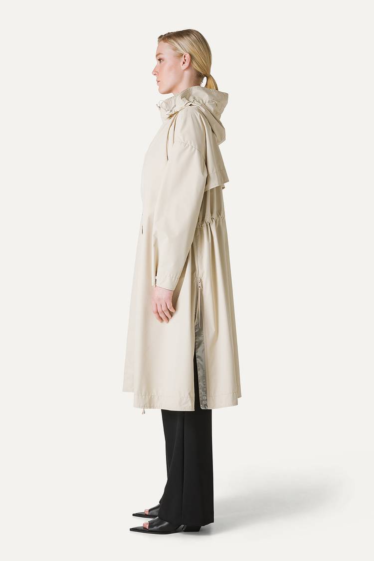 Oof Wear GIACCA LUNGA IN NYLON CON INTERNO ARGENTO 9216 - CREMA Affare Del Giorno