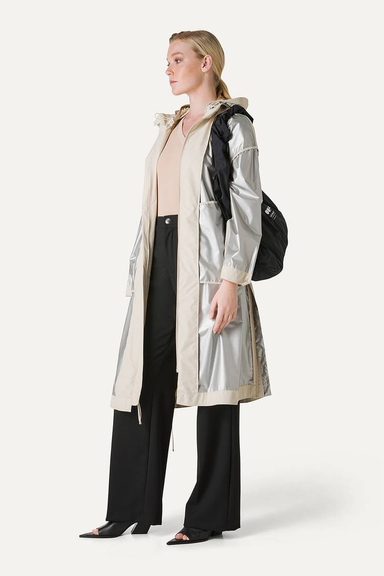 Oof Wear GIACCA LUNGA IN NYLON CON INTERNO ARGENTO 9216 - CREMA Affare Del Giorno