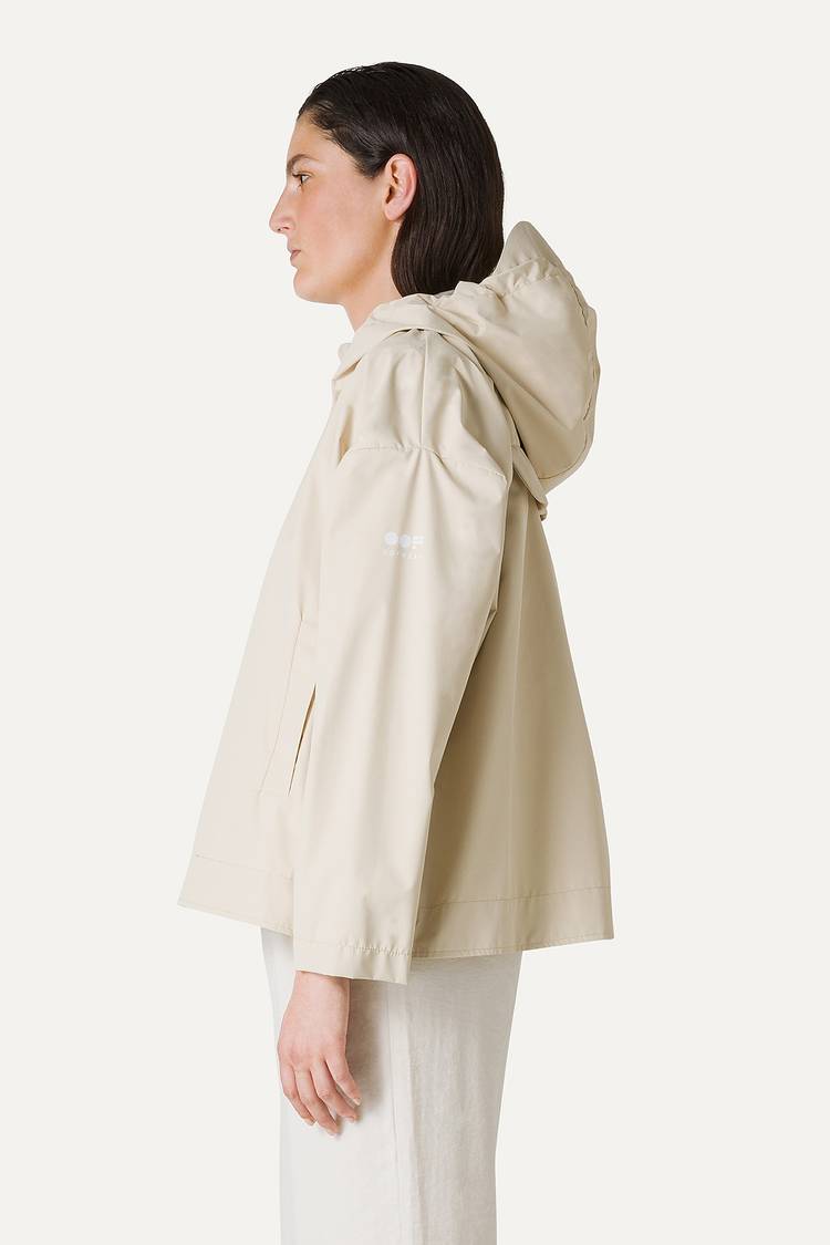 Oof Wear GIACCA CORTA IN NYLON CON INTERNO ARGENTO 9214 - CREMA Prezzo Ridotto
