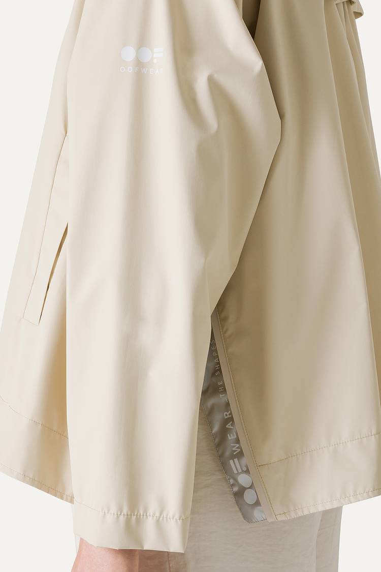 Oof Wear GIACCA CORTA IN NYLON CON INTERNO ARGENTO 9214 - CREMA Prezzo Ridotto