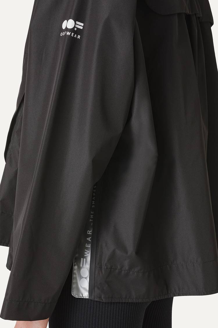Oof Wear GIACCA CORTA IN NYLON CON INTERNO ARGENTO 9214 - NERO Convenienza