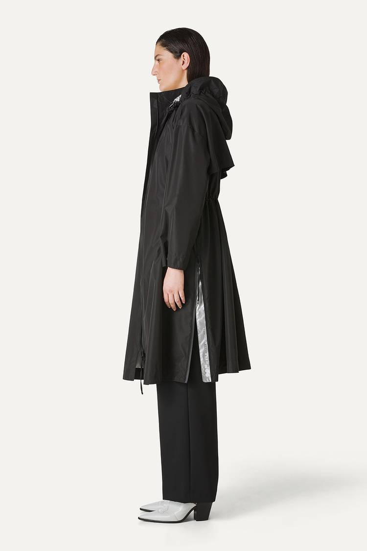 Oof Wear GIACCA LUNGA IN NYLON CON INTERNO ARGENTO 9216 - NERO Novità