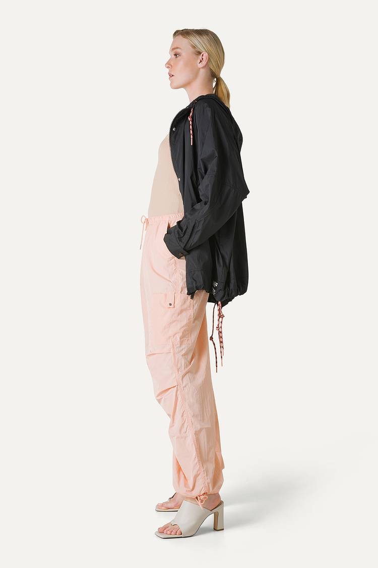 Oof Wear GIACCA CON CAPPUCCIO OVER IN NYLON 9206 - NERO Saldi