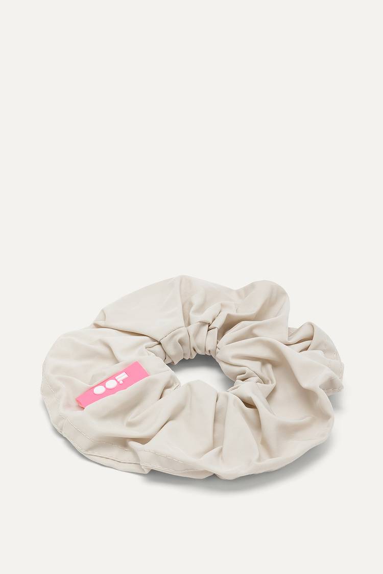 Oof Wear SCRUNCHIE IN NYLON MEMORY 2006 - CREMA Offerte