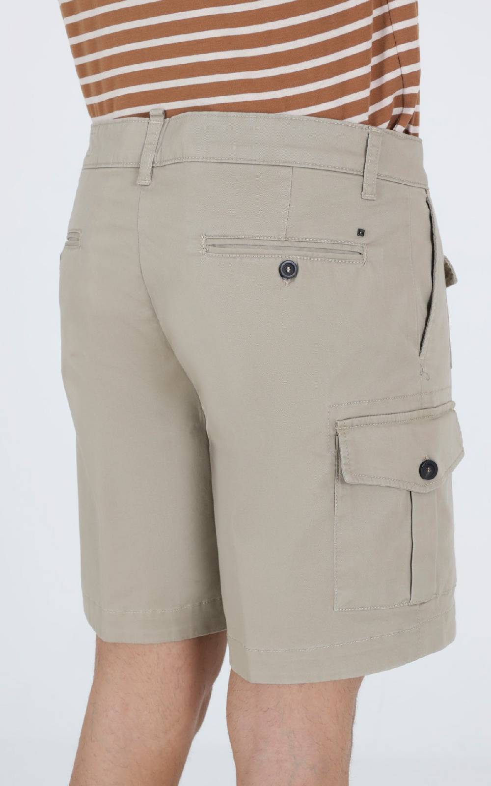 Outfit Italy Bermuda in gabardina con tasconi Fino Al -60%