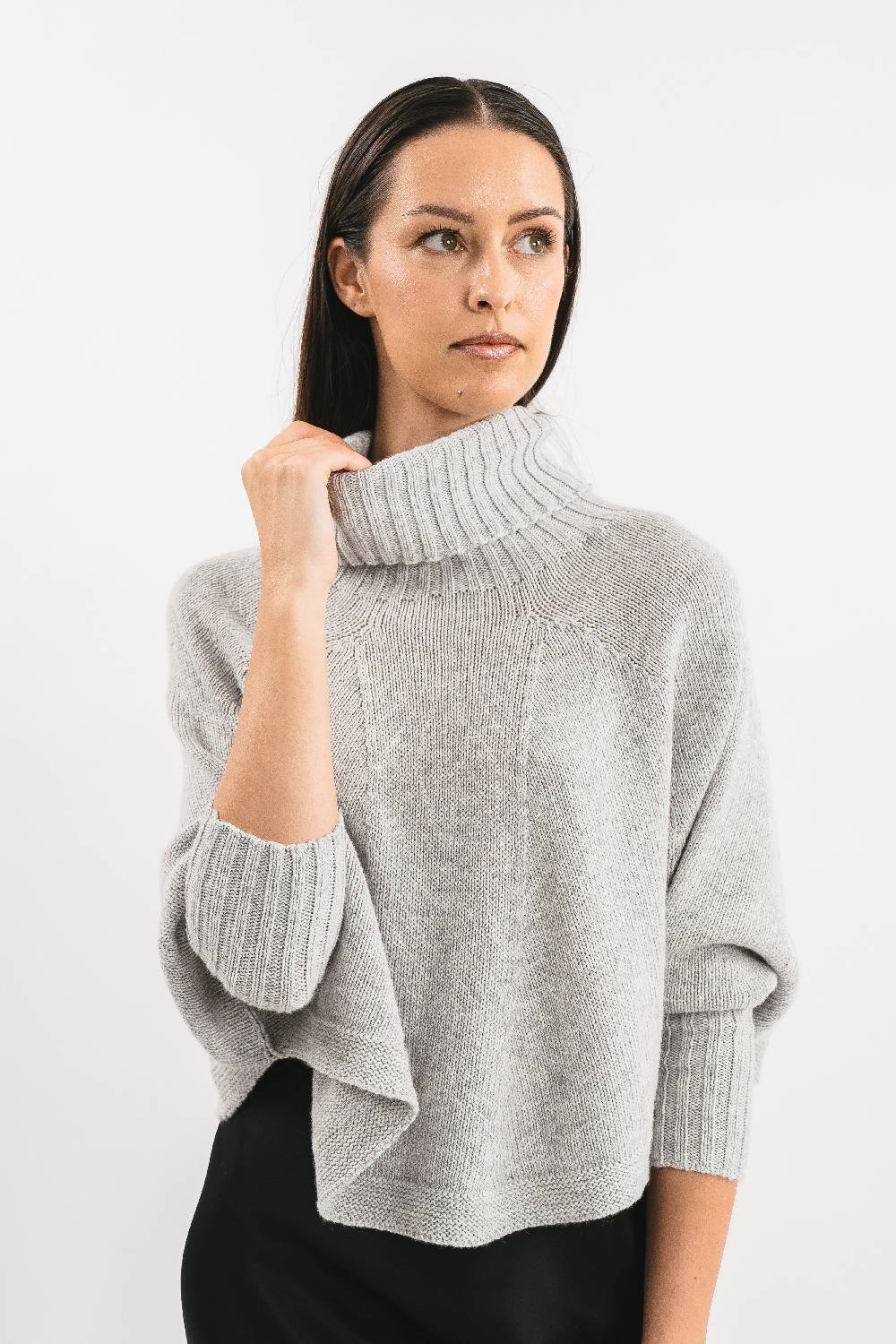 Pink Memories Maglia poncho collo alto Vendita Calda