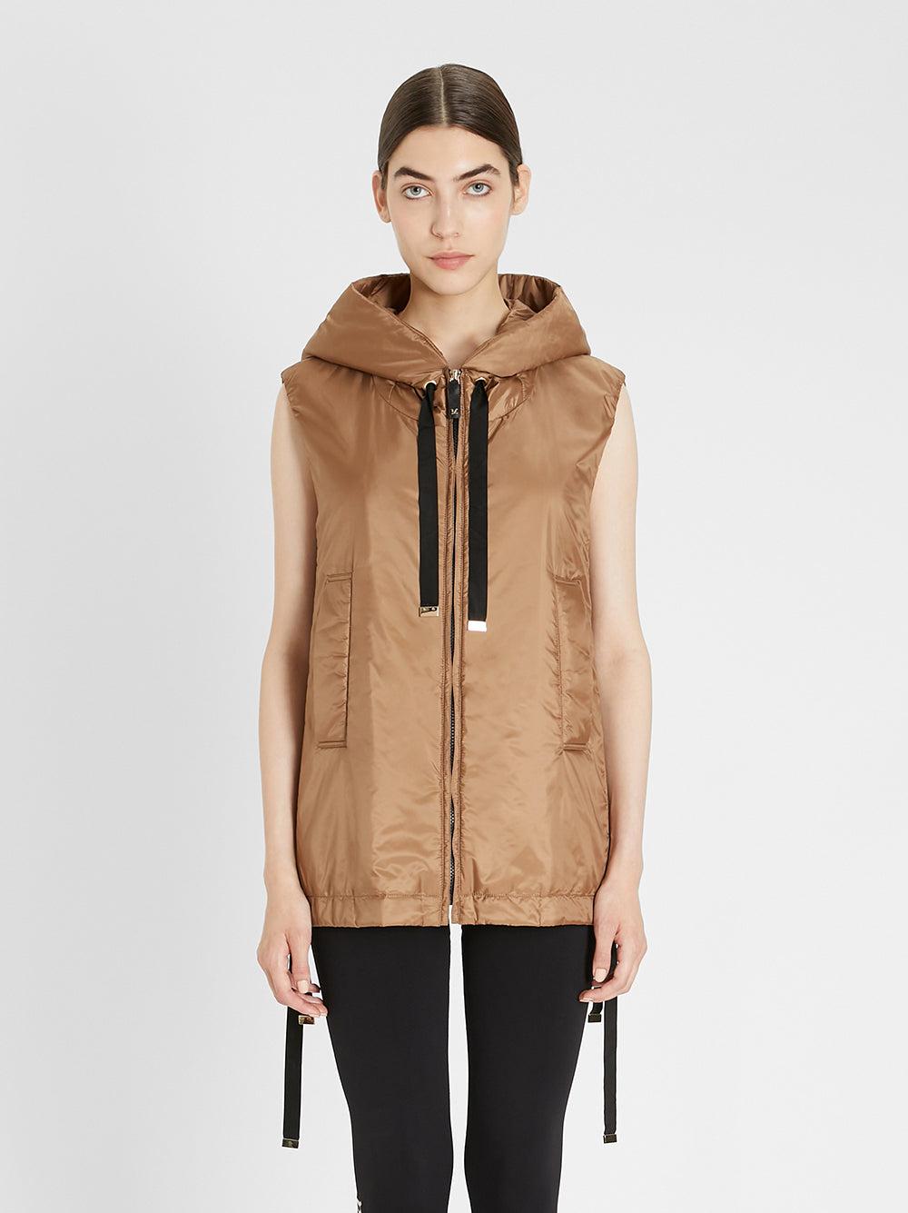 Max Mara Waterproof technical canvas vest Offerta