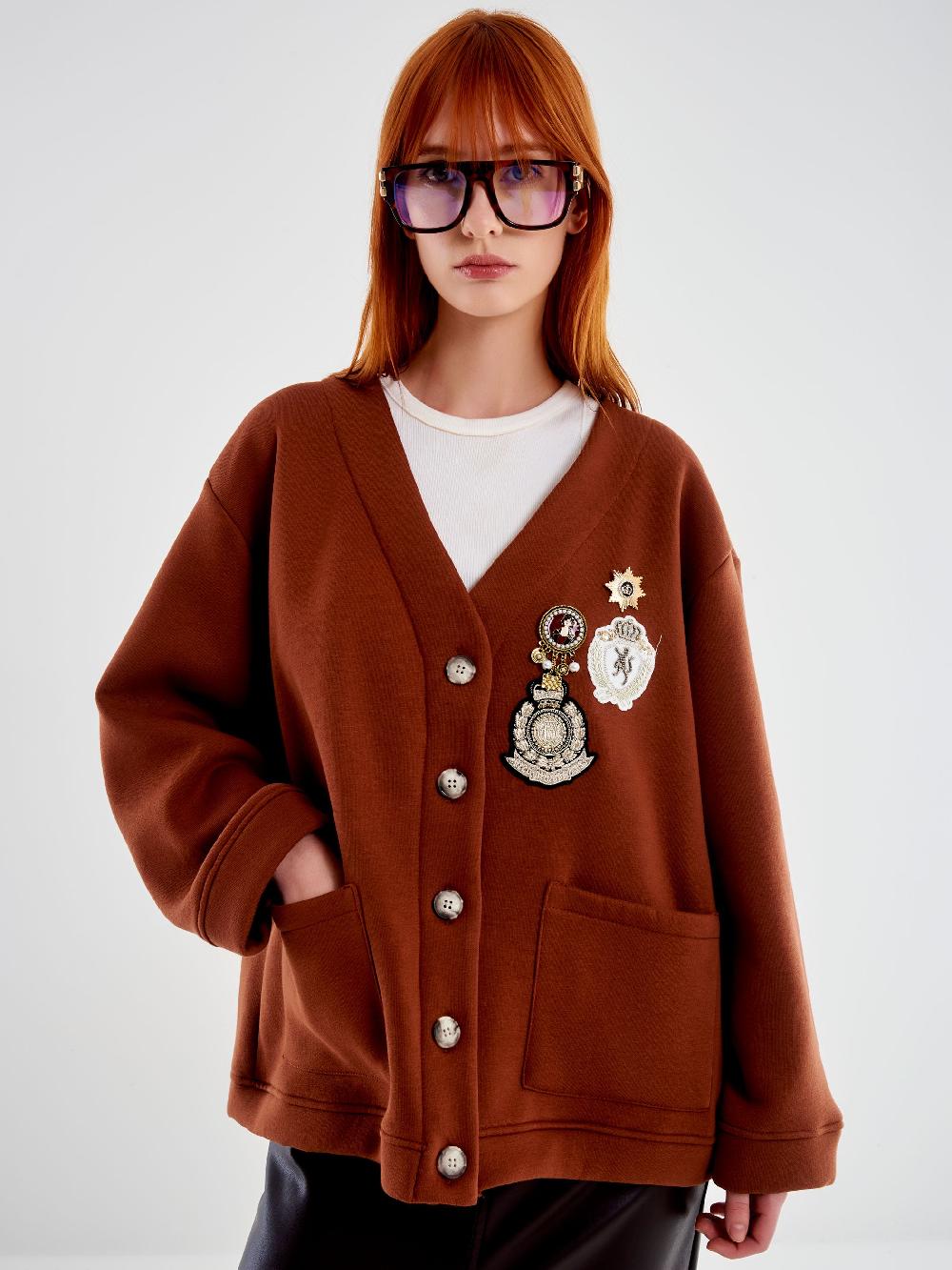 Vicolo Cardigan in Felpa con Patch e Spille Marrone Outlet