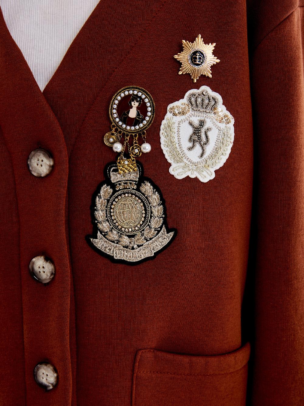 Vicolo Cardigan in Felpa con Patch e Spille Marrone Outlet