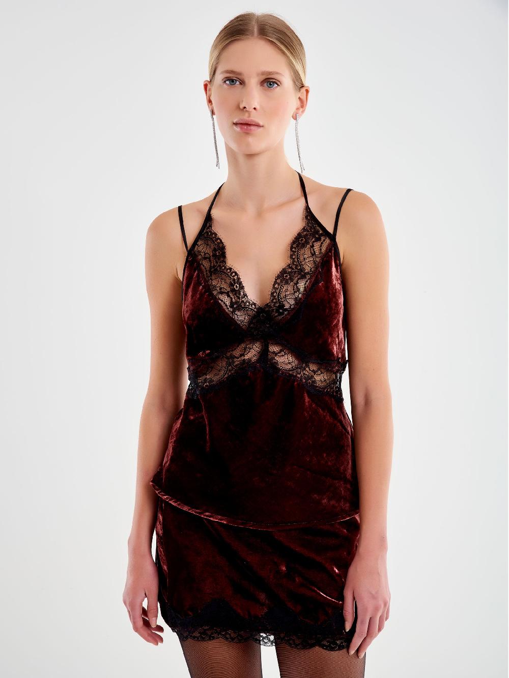 Vicolo Top in Pizzo e Velluto Bordeaux Italy