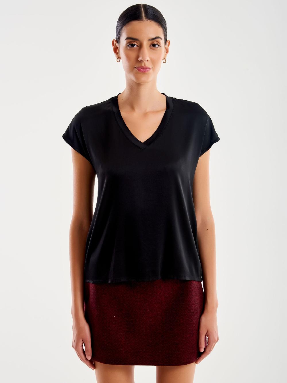 Vicolo T-shirt Effetto Satin Nero Qualità Garantita