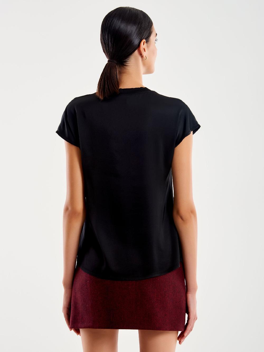 Vicolo T-shirt Effetto Satin Nero Qualità Garantita