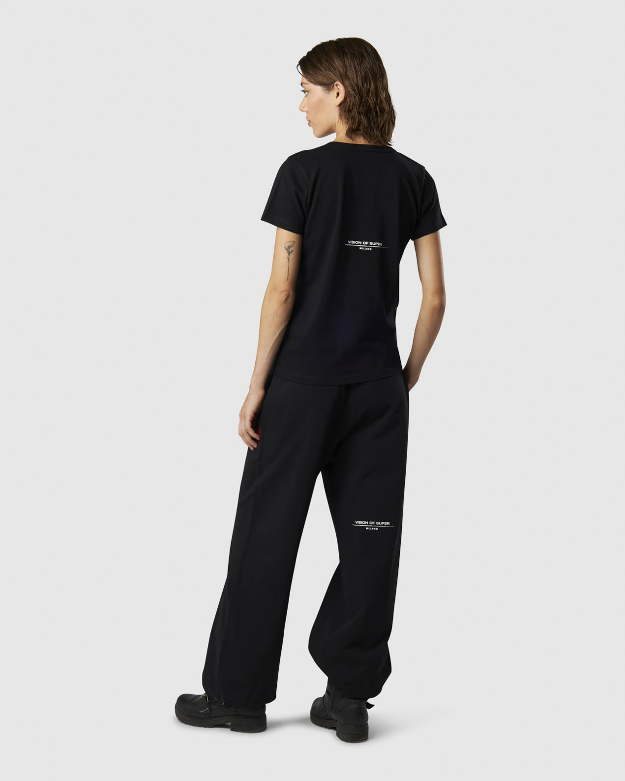 Vision Of Super BLACK T-SHIRT WITH EMBROIDERED FLAME LOGO ON FRONT AND PRINTED LOGO ON BACK Sconto