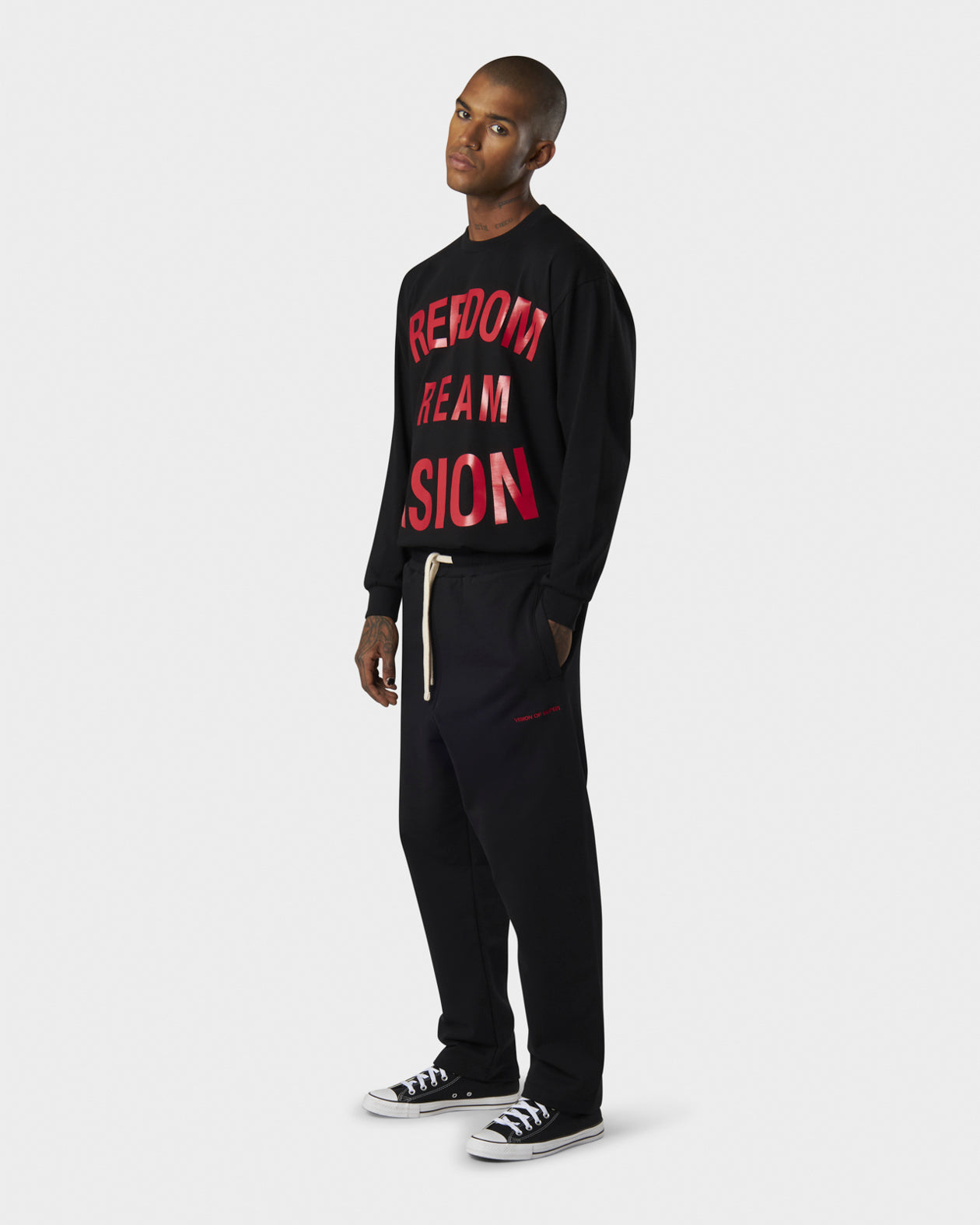 Vision Of Super BLACK SWEATPANTS WITH WHITE COULISSE EMBROIDERED FLAMES ON POCKET AND RED LABEL ON BACK LEFT LEG Offerte