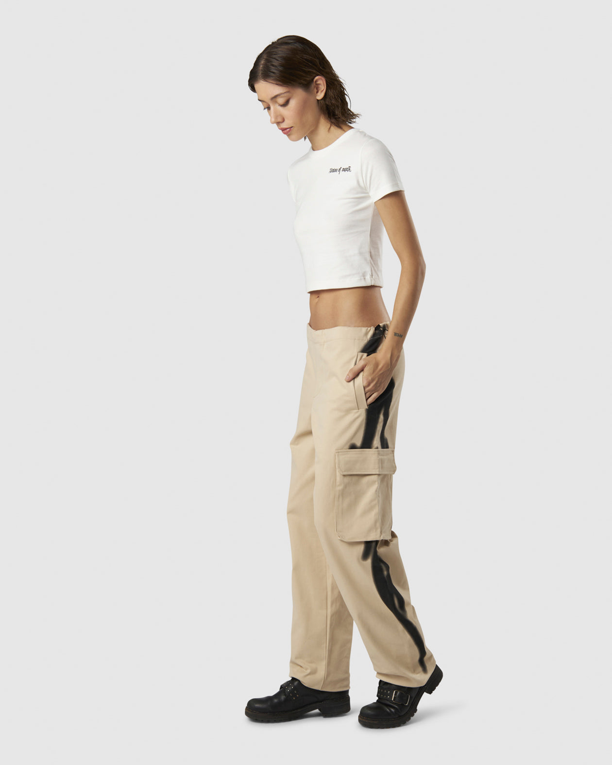 Vision Of Super LIGHT SAND CARGO PANTS WITH EMBROIDERED TRIBAL LOGO ON BACK AND PRINTED TRIBAL FLAMES ON SIDES Vendita Calda