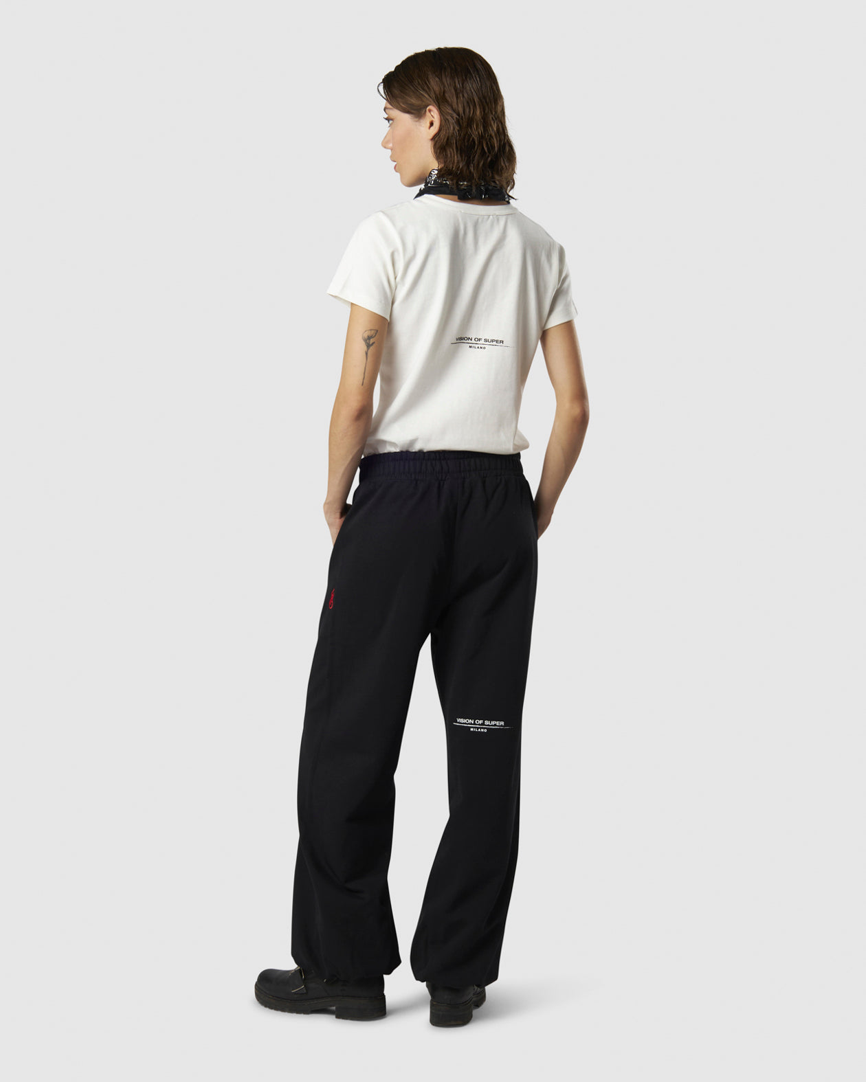 Vision Of Super BLACK WOMEN PANTS WITH EMBROIDERED FLAME LOGO ON FRONT AND PRINTED LOGO ON BACK Vendita Economica