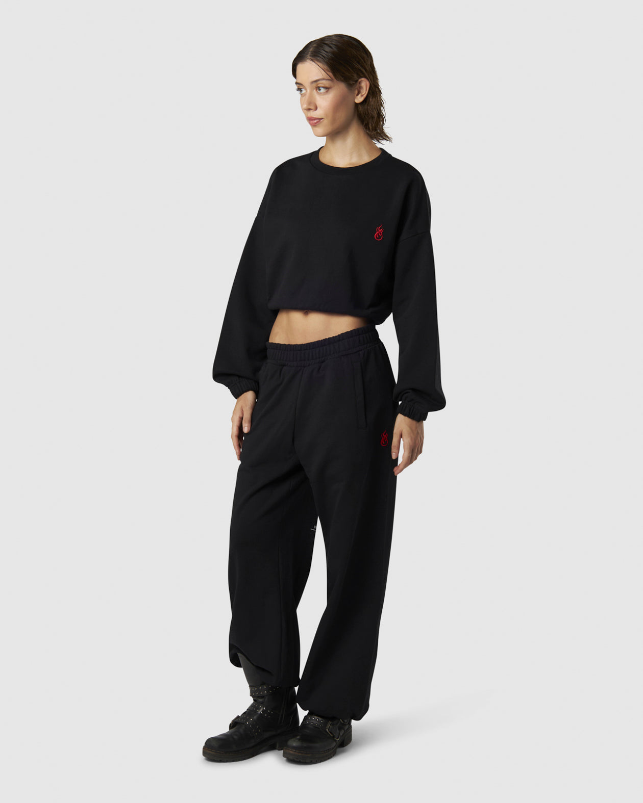 Vision Of Super BLACK CROP CREWNECK WITH EMBROIDERED FLAME LOGO ON FRONT AND PRINTED LOGO ON BACK Vendita Calda