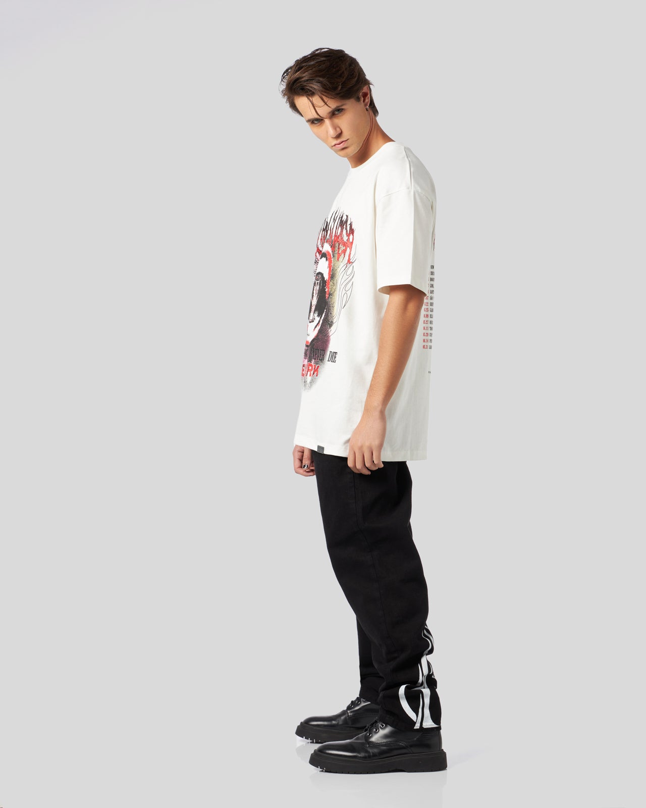 Vision Of Super BLACK DENIM JEANS WITH PRINTED FLAMES AND LOGO In Vendita