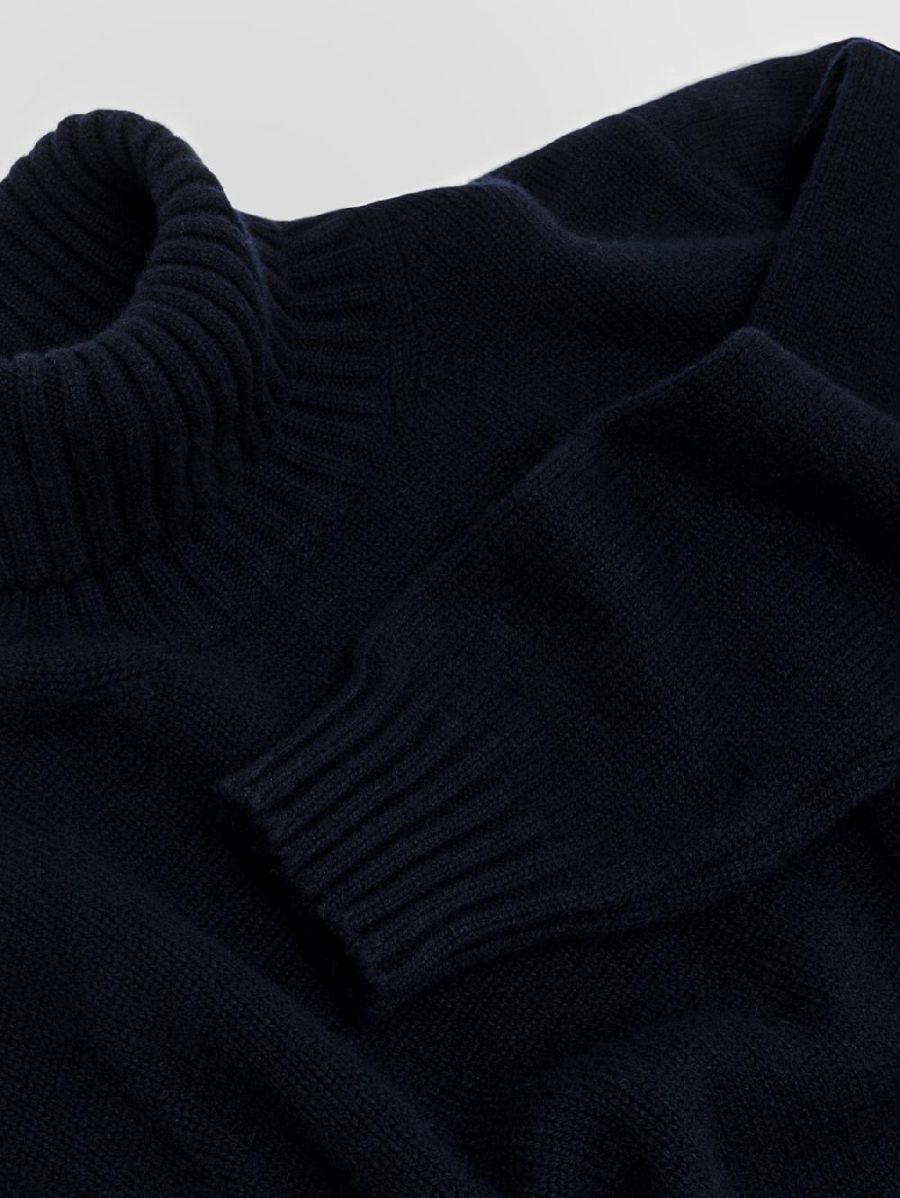Alpha studio CICLISTA IN CASHMERE 2025